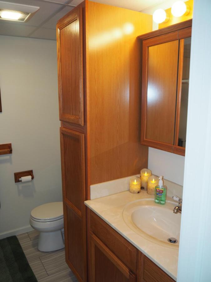 New! The Blessing - A Cute And Cozy Apartment! Benzonia 外观 照片